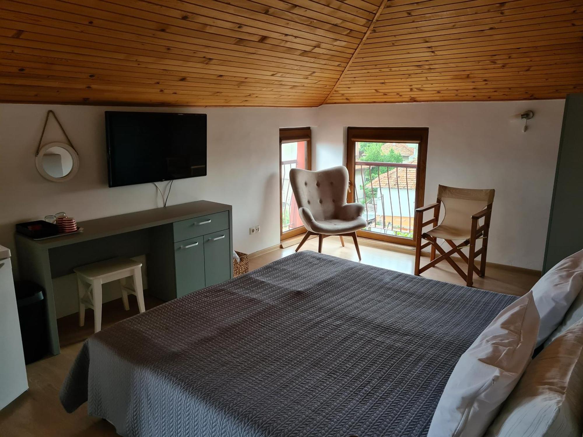 Guest House Lambovi 内塞伯尔 外观 照片